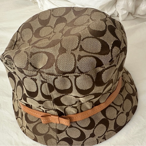 COACH BUCKET HAT WITH VACHETTA LEATHER STRAP VINTAGE CIRCA 2001 LIKE NEW SZ M/L - Picture 4 of 10